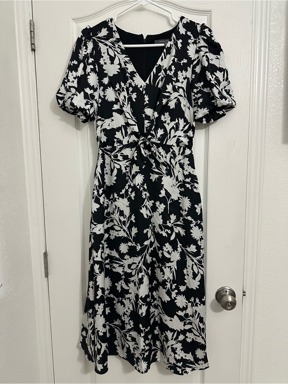 julia jordan Black and White Floral Midi Dress